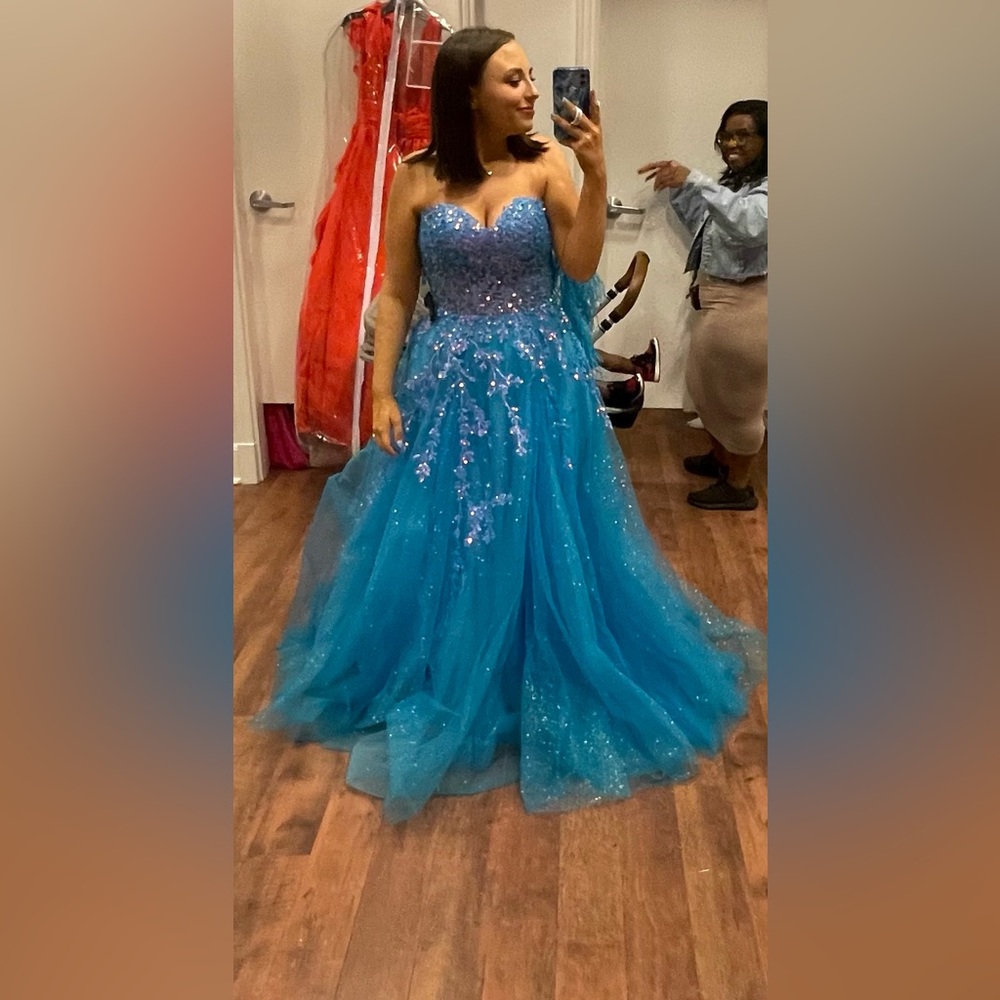 Ballgown/A line Prom Dress